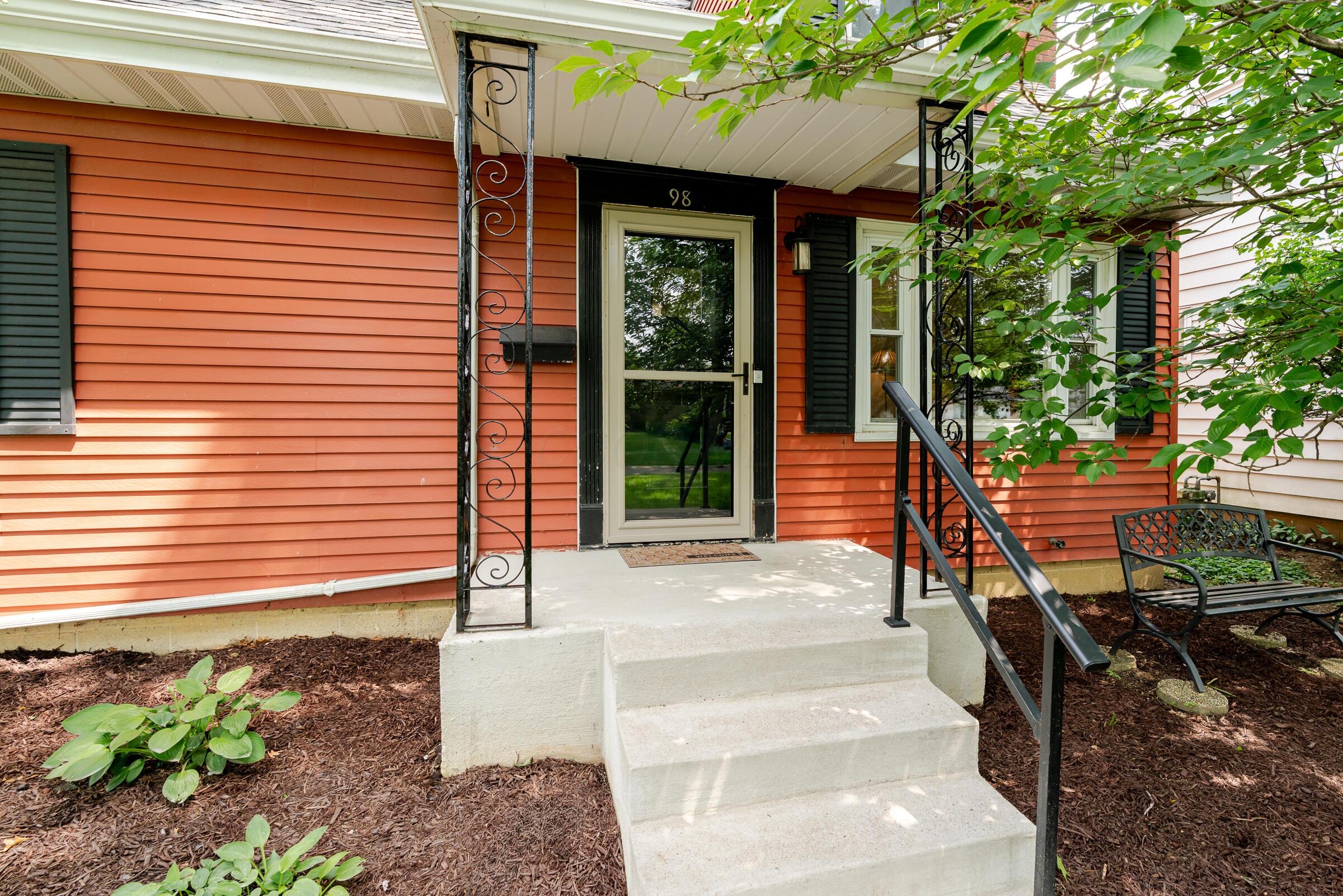 98 North Chesterfield Road Columbus, OH 43209 - Photo 3 of 36 98 N Chesterfield Rd-3