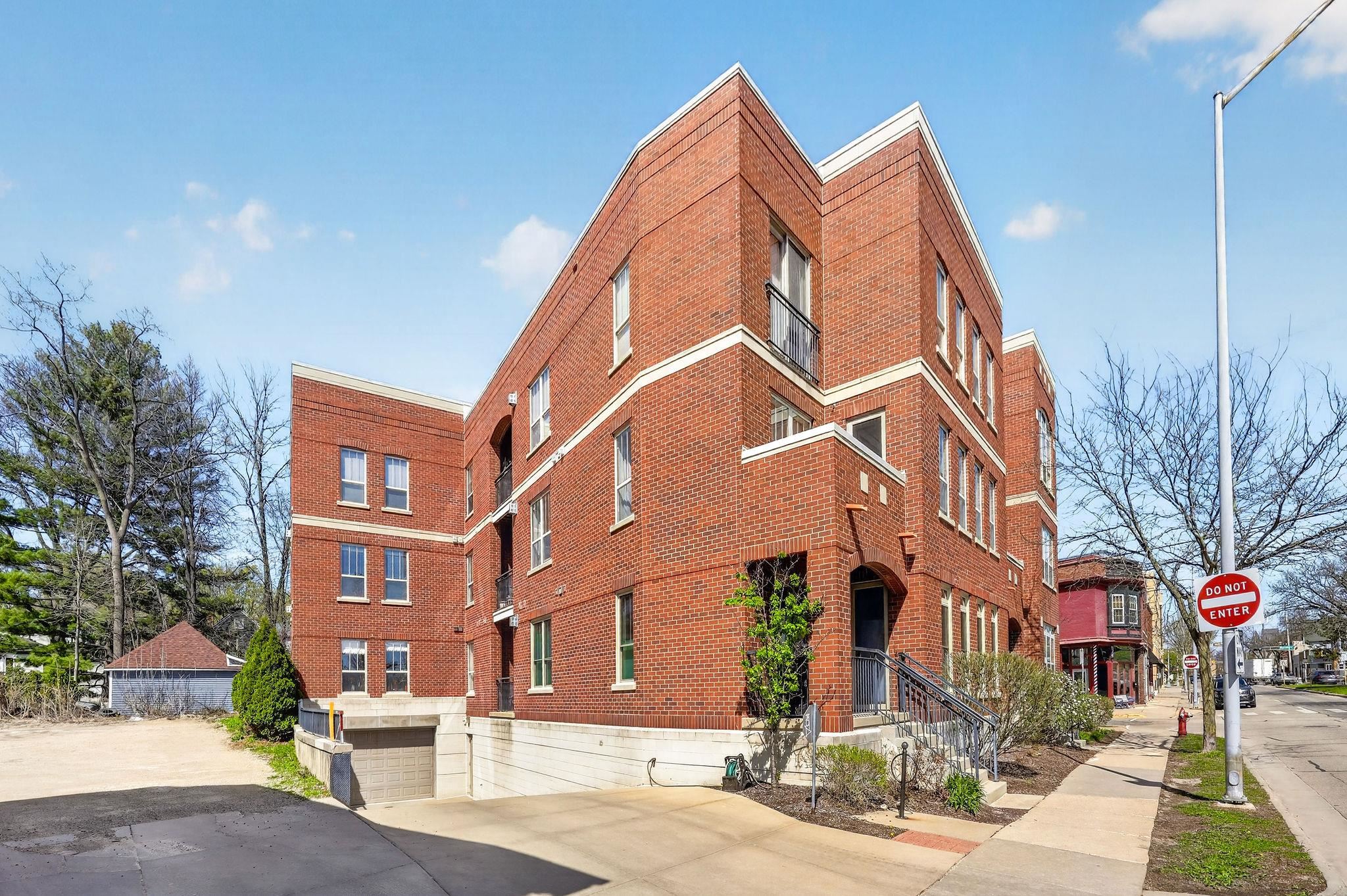 280 Division Street, Unit 301 Madison, WI 53704 - Photo 32 of 40