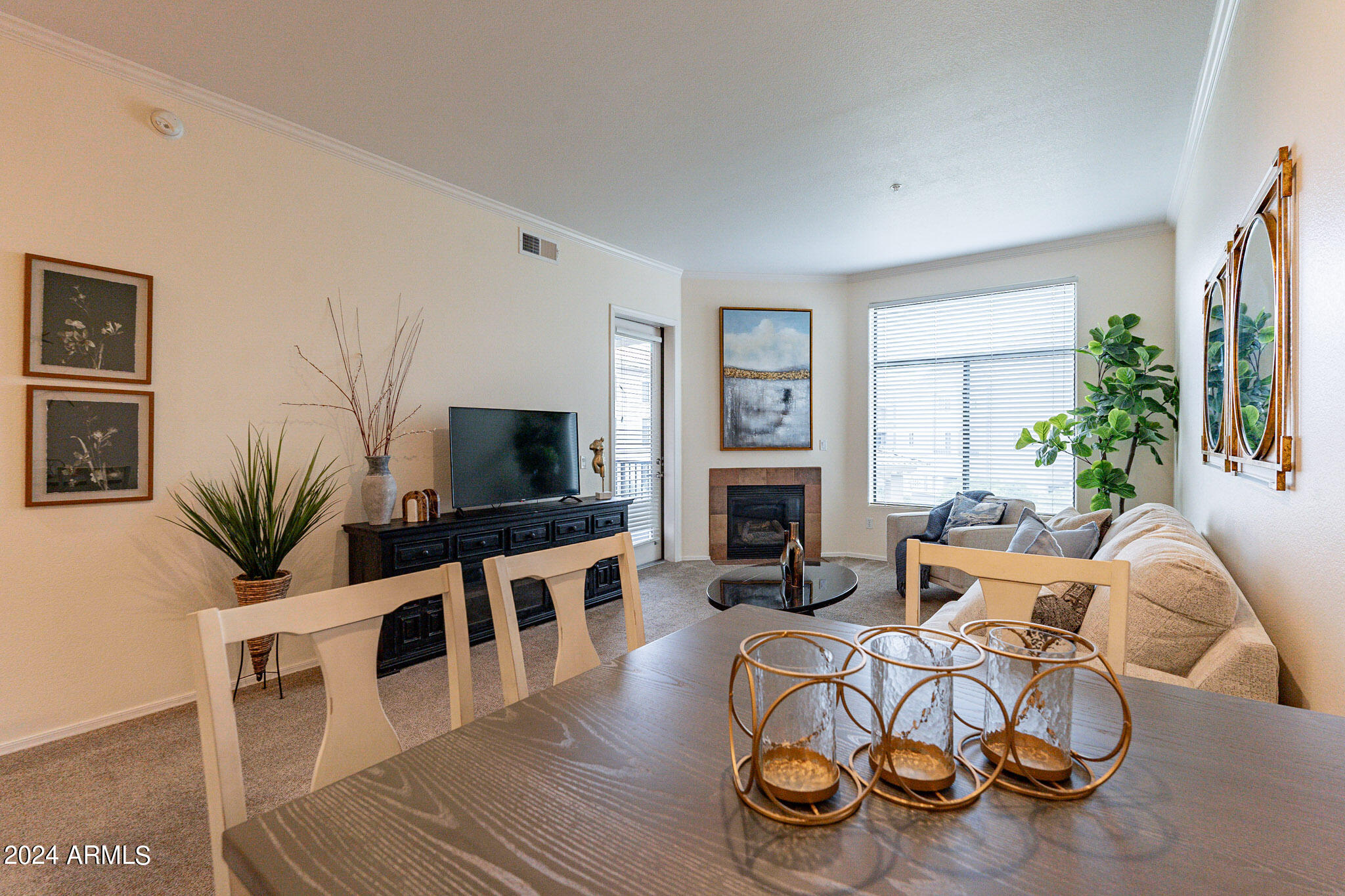 11640 North Tatum Boulevard, Unit 2061 Phoenix, AZ 85028 - Photo 9 of 46 Dining