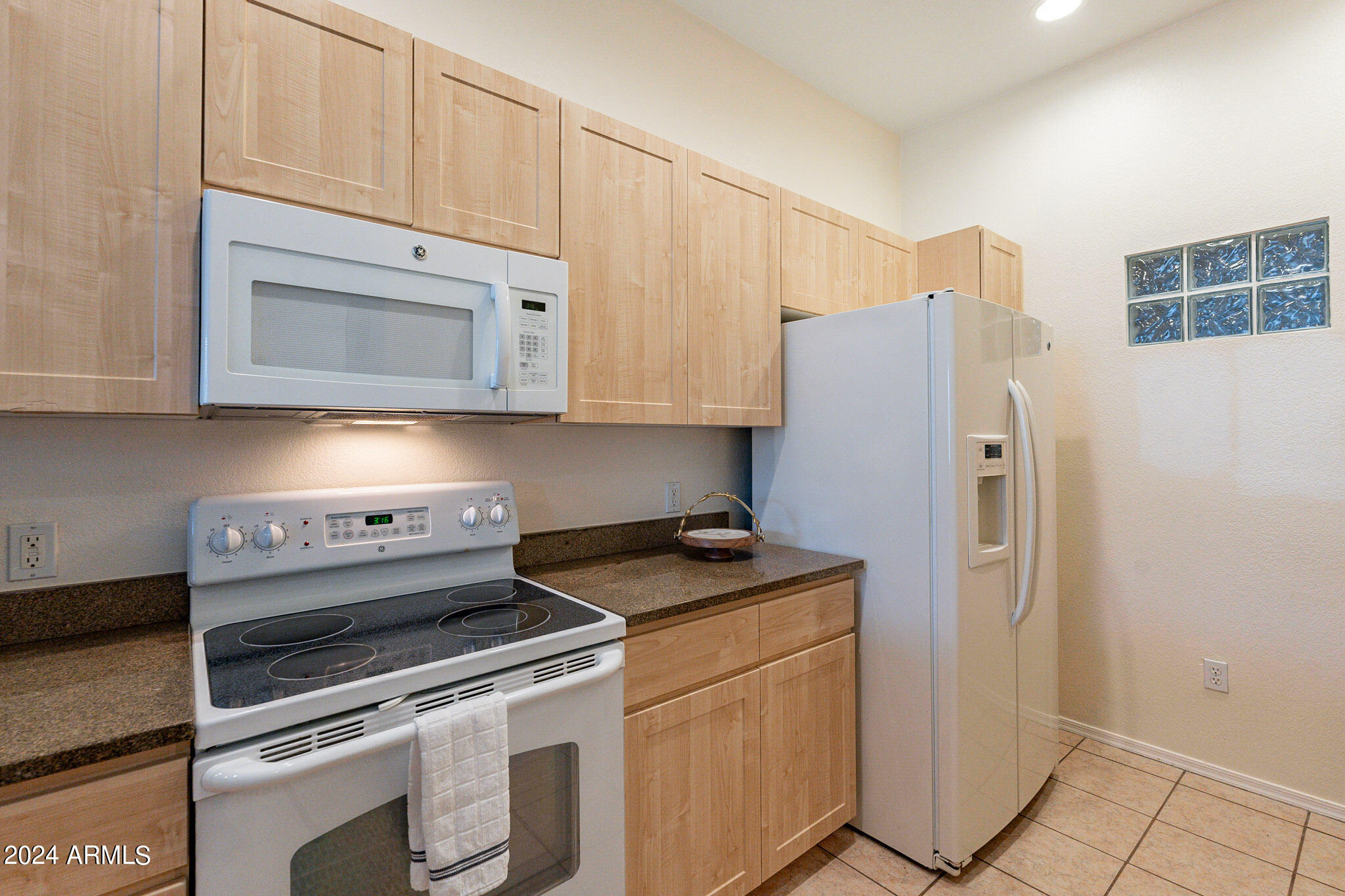 11640 North Tatum Boulevard, Unit 2061 Phoenix, AZ 85028 - Photo 10 of 46 Kitchen