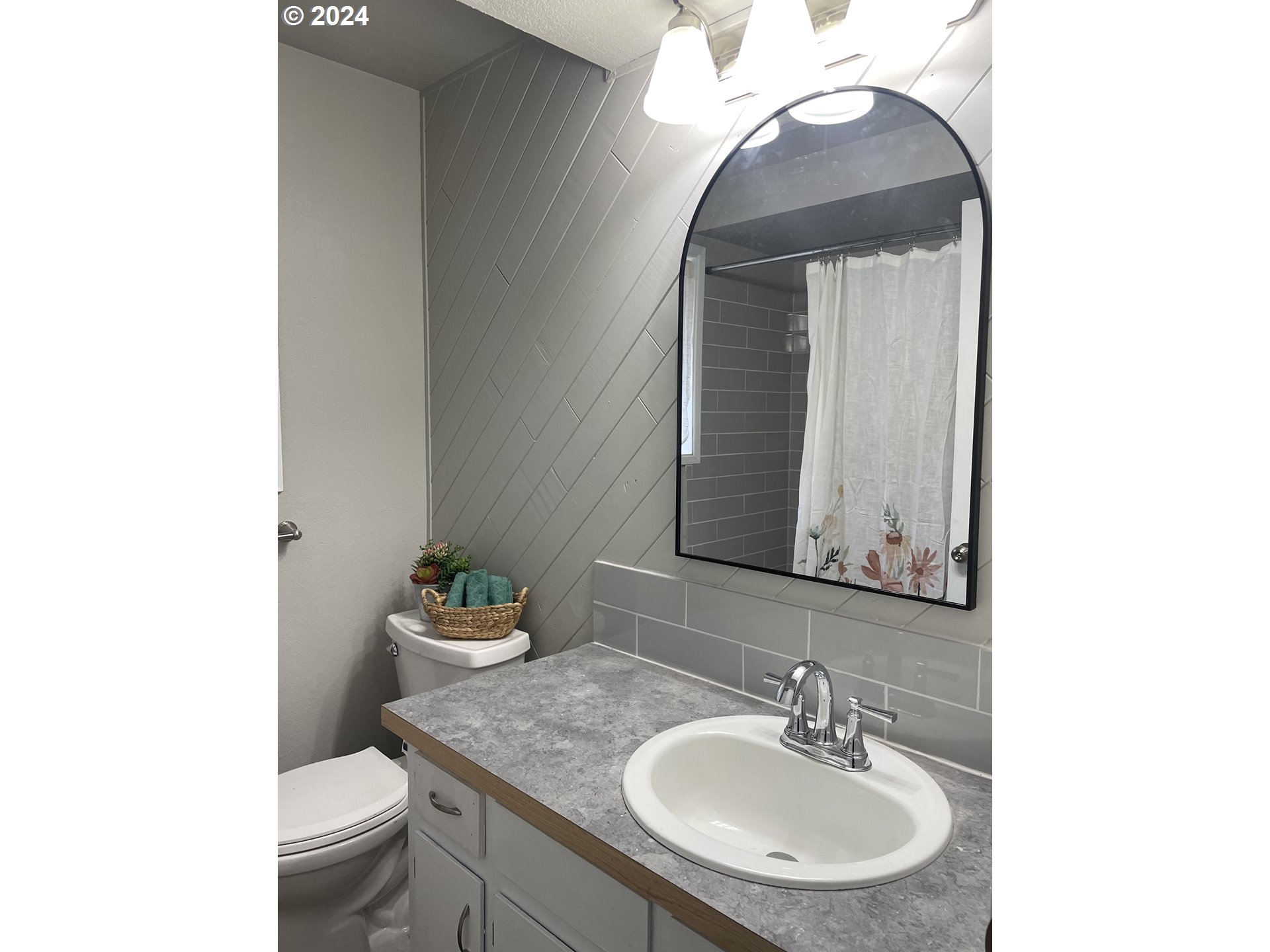 477 70th Street Springfield, OR 97478 - Photo 13 of 27 Gallery Image 13