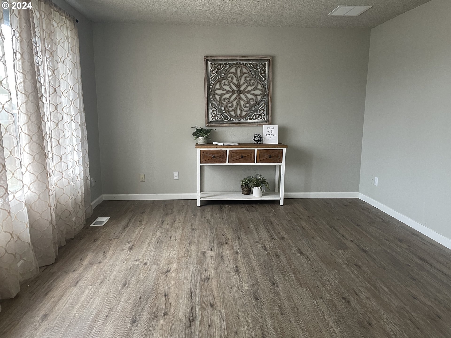 477 70th Street Springfield, OR 97478 - Photo 2 of 27 Gallery Image 2