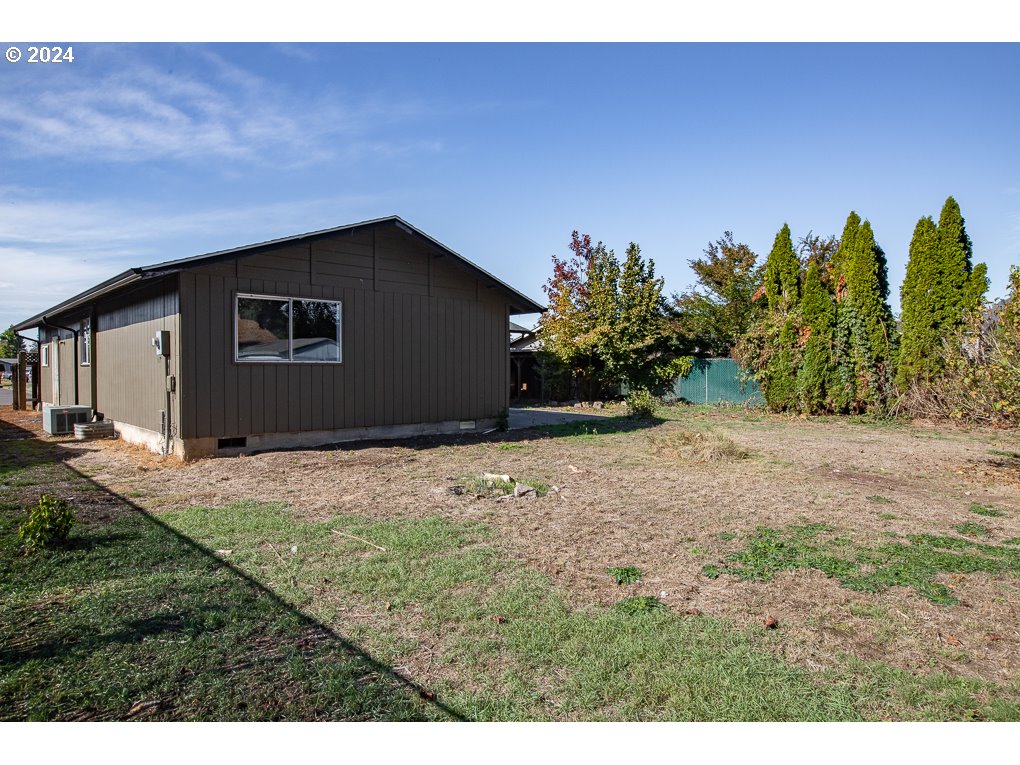 477 70th Street Springfield, OR 97478 - Photo 26 of 27 Gallery Image 26