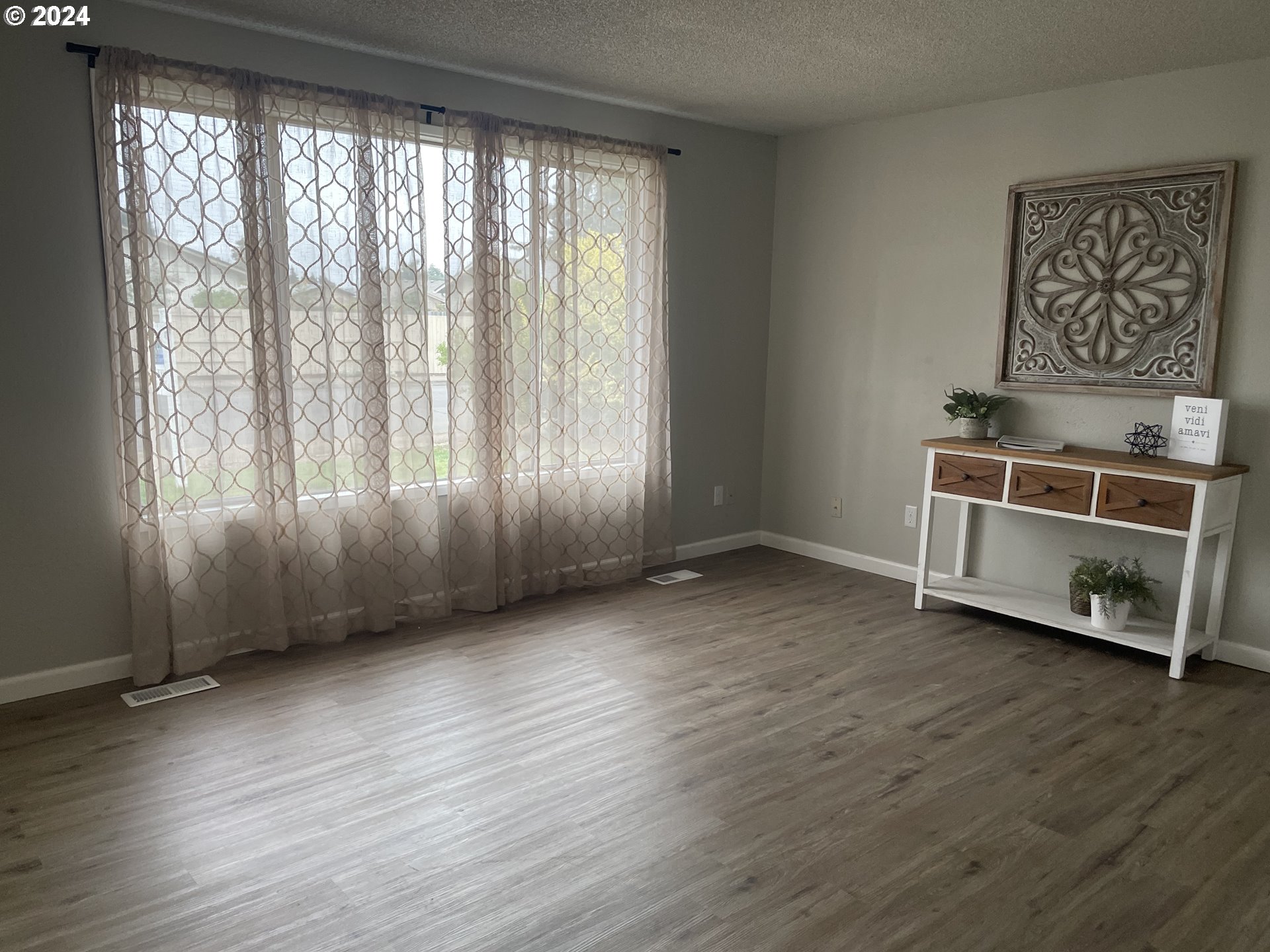 477 70th Street Springfield, OR 97478 - Photo 3 of 27 Gallery Image 3