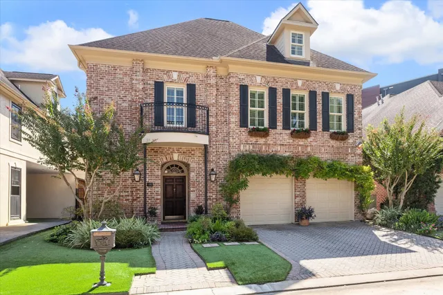 $1,100,000 | 418 Prestwick Court, Houston, TX 77057