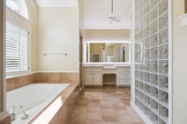 $1,100,000 | 418 Prestwick Court, Houston, TX 77057