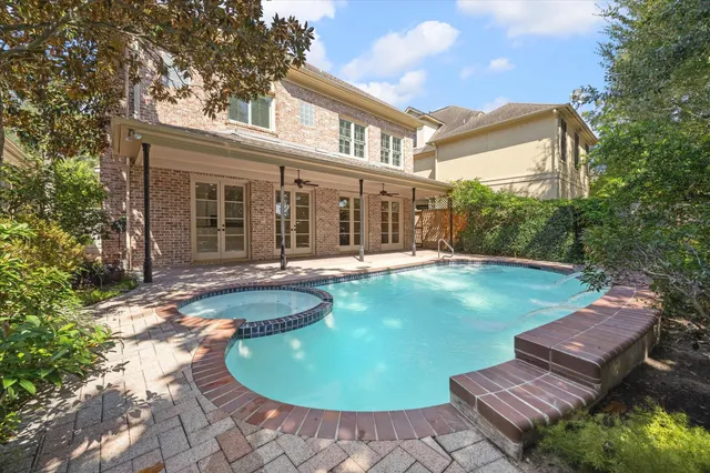 $1,100,000 | 418 Prestwick Court, Houston, TX 77057