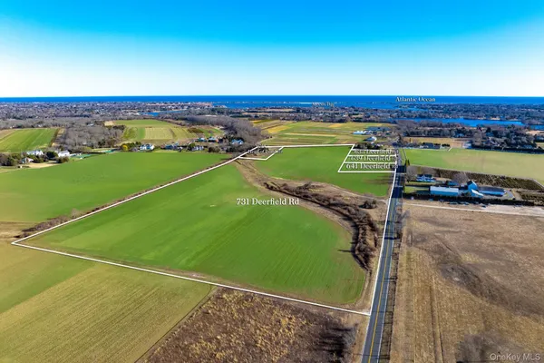 a view of a tennis court