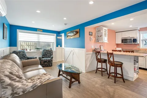 $1,599,500 | 6 Macalder Street, Narragansett, RI 02879