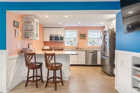$1,599,500 | 6 Macalder Street, Narragansett, RI 02879