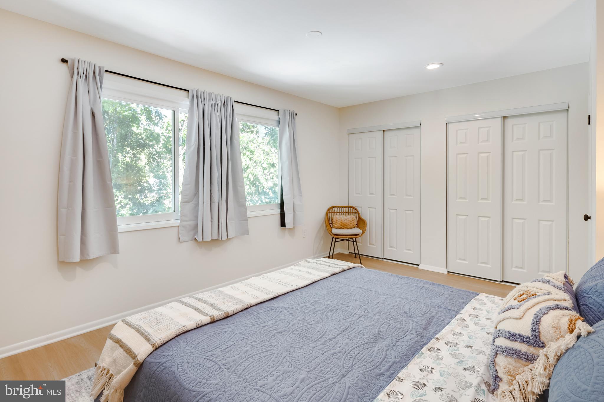 428 Reneau Way Herndon, VA 20170 - Photo 28 of 45 a bedroom with a bed and a window