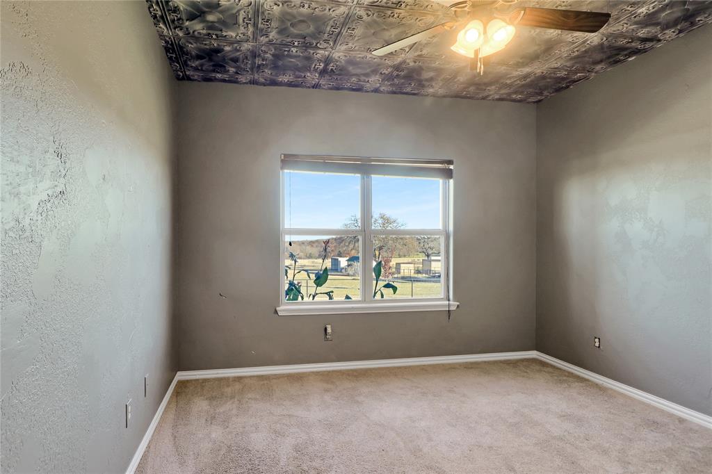 694 Jennings Lane Azle, TX 76020 - Photo 8 of 13 Gallery Image 8