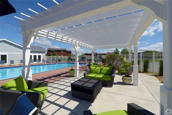 $2,495 | 3 Admiralty Drive, Unit B5, Middletown, RI 02842