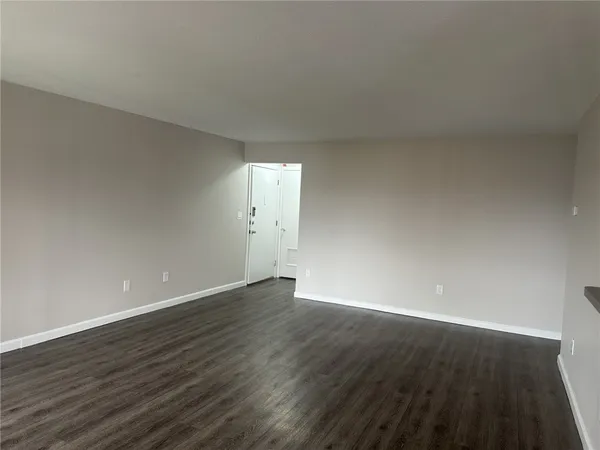 $2,495 | 3 Admiralty Drive, Unit B5, Middletown, RI 02842