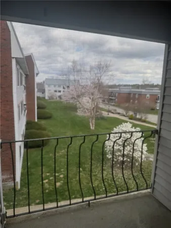 $2,495 | 3 Admiralty Drive, Unit B5, Middletown, RI 02842