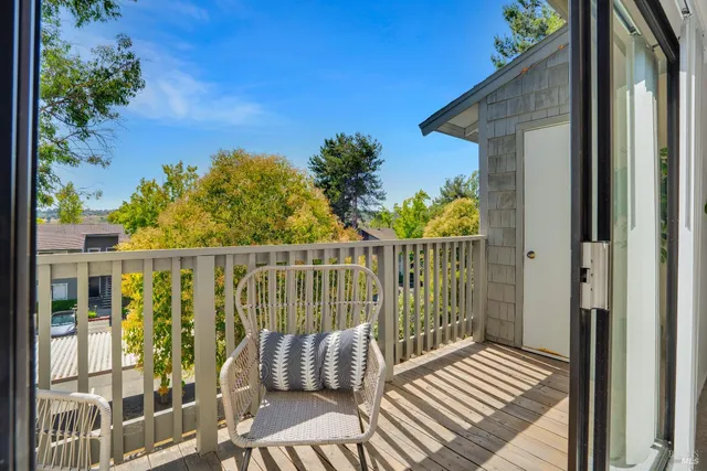 $355,000 | 900 Cambridge Drive, Unit 184, Benicia, CA 94510