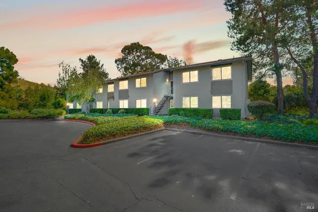 $355,000 | 900 Cambridge Drive, Unit 184, Benicia, CA 94510