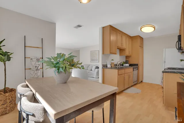 $355,000 | 900 Cambridge Drive, Unit 184, Benicia, CA 94510