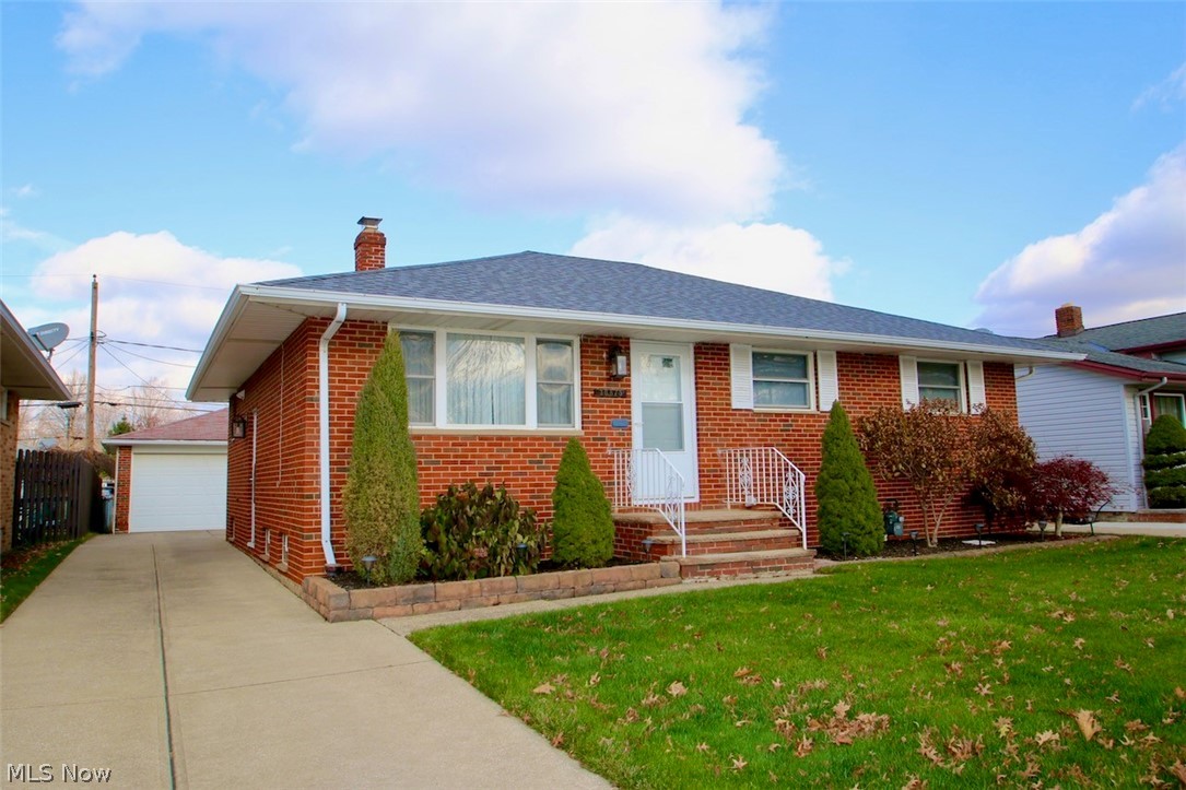 Welcome to 30875 Roosevelt Road, Wickliffe! New roof in 2022!