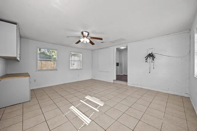 $1,975 | 2103 6th Street, Stafford, TX 77477