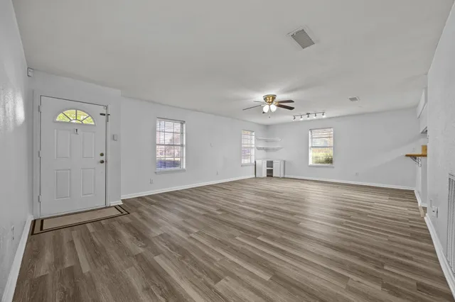 $1,975 | 2103 6th Street, Stafford, TX 77477