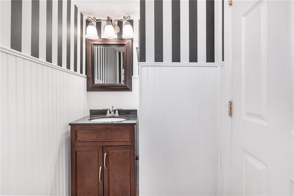 5755 Andover Road Indianapolis, IN 46220 - Photo 12 of 30
