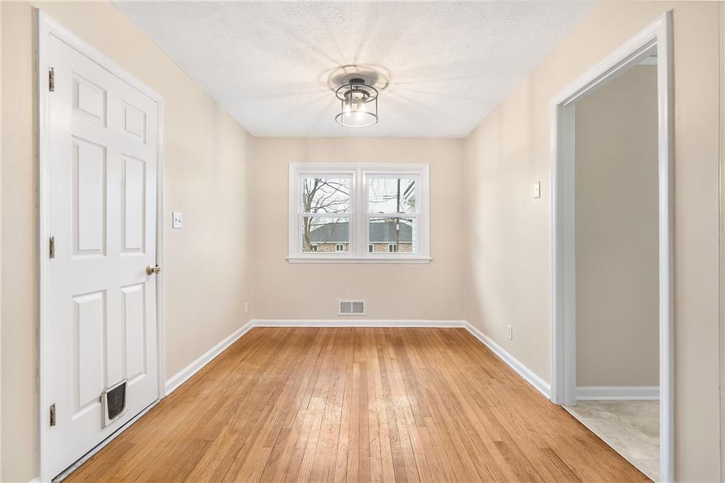 5755 Andover Road Indianapolis, IN 46220 - Photo 6 of 30