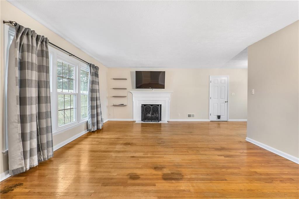 5755 Andover Road Indianapolis, IN 46220 - Photo 8 of 30