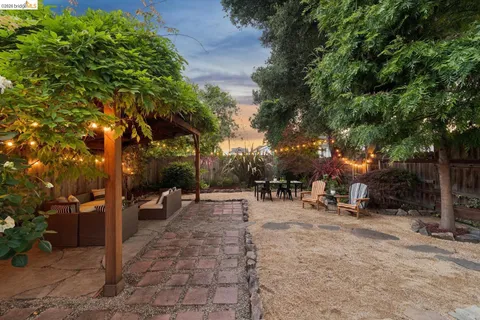 $749,000 | 1357 East 25th Street, Oakland, CA 94606