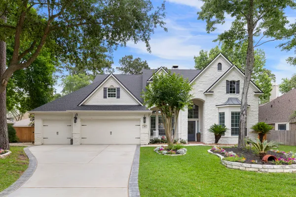 $975,000 | 39 South Dulcet Hollow Circle, The Woodlands, TX 77382