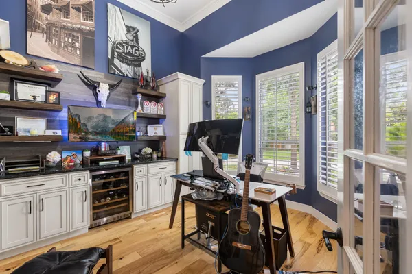 $975,000 | 39 South Dulcet Hollow Circle, The Woodlands, TX 77382