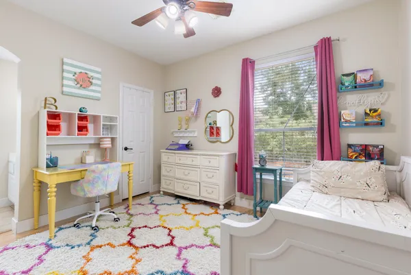 $975,000 | 39 South Dulcet Hollow Circle, The Woodlands, TX 77382