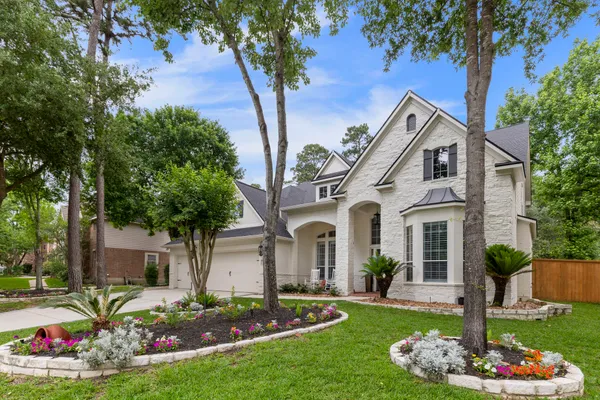 $975,000 | 39 South Dulcet Hollow Circle, The Woodlands, TX 77382