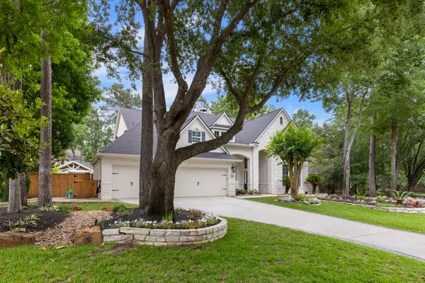 $975,000 | 39 South Dulcet Hollow Circle, The Woodlands, TX 77382