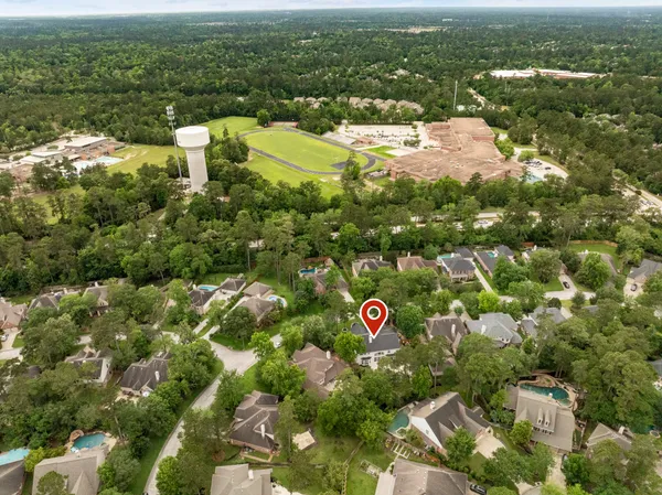 $975,000 | 39 South Dulcet Hollow Circle, The Woodlands, TX 77382