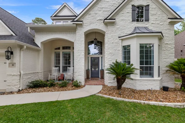 $975,000 | 39 South Dulcet Hollow Circle, The Woodlands, TX 77382