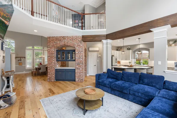 $975,000 | 39 South Dulcet Hollow Circle, The Woodlands, TX 77382