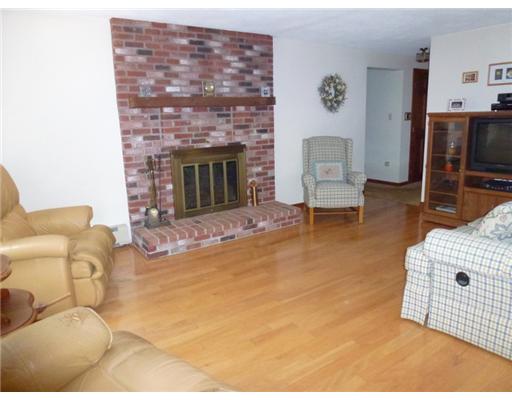 142 Jenckes Hill Road Lincoln, RI 02865 - Photo 8 of 17 Den/Family/Great Room.
