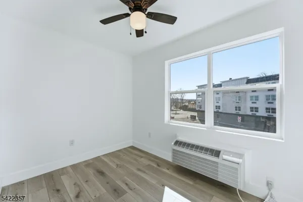 $2,400 | 95 Shepherd Lane, Unit B307, Totowa, NJ 07512