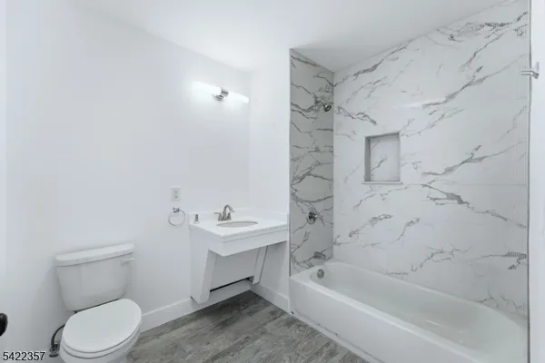 $2,400 | 95 Shepherd Lane, Unit B307, Totowa, NJ 07512