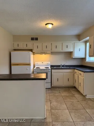 $1,200 | 2889 Normandy Drive, Horn Lake, MS 38637