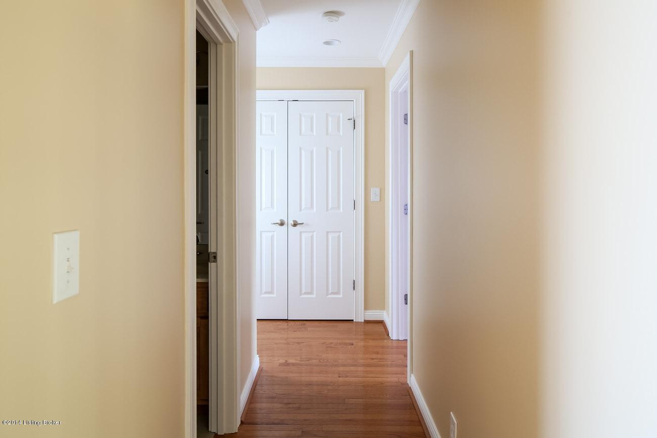 13617 Hunters Ridge Court Prospect, KY 40059 - Photo 22 of 36 Upstairs hallway