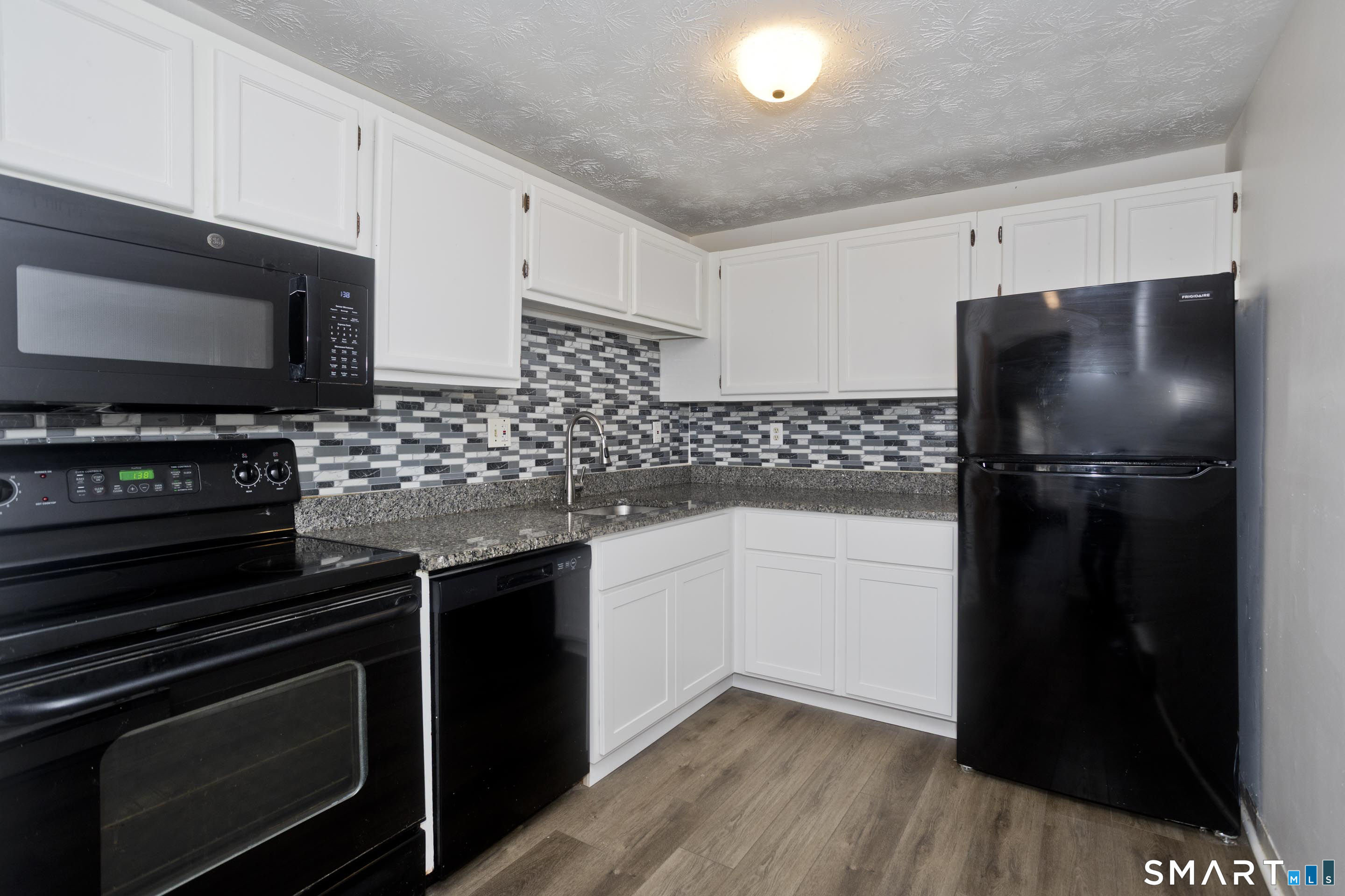 949 Pleasant Valley Road, Unit 4 12 South Windsor, CT 06074 - Photo 11 of 13