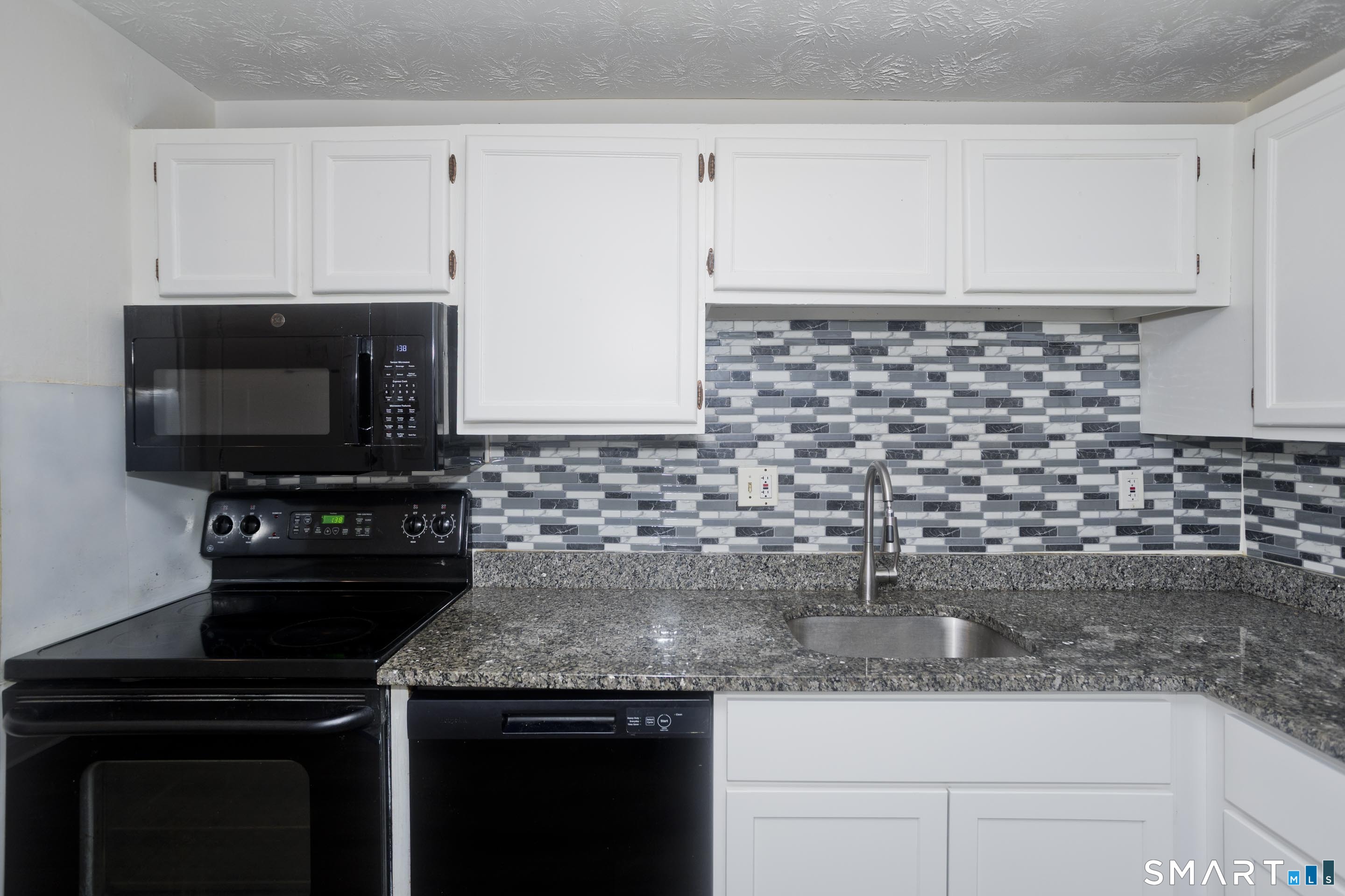 949 Pleasant Valley Road, Unit 4 12 South Windsor, CT 06074 - Photo 13 of 13