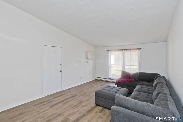 $190,000 | 949 Pleasant Valley Road, Unit 4 12, South Windsor, CT 06074