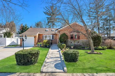 $925,000 | 96 Rosedale Road, Valley Stream, NY 11581