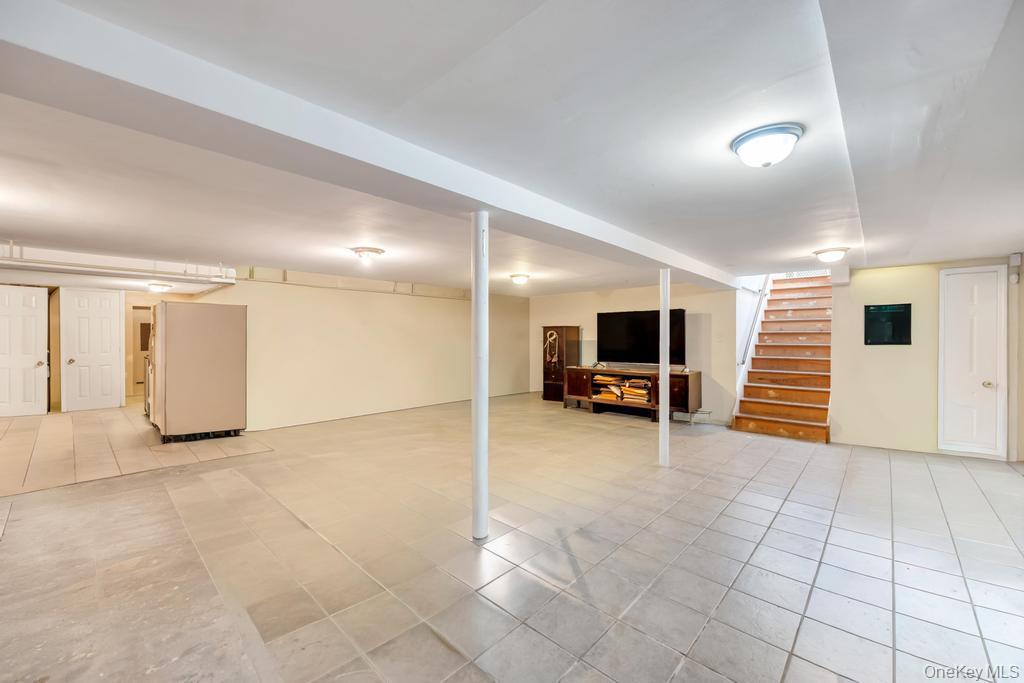 96 Rosedale Road Valley Stream, NY 11581 - Photo 31 of 45