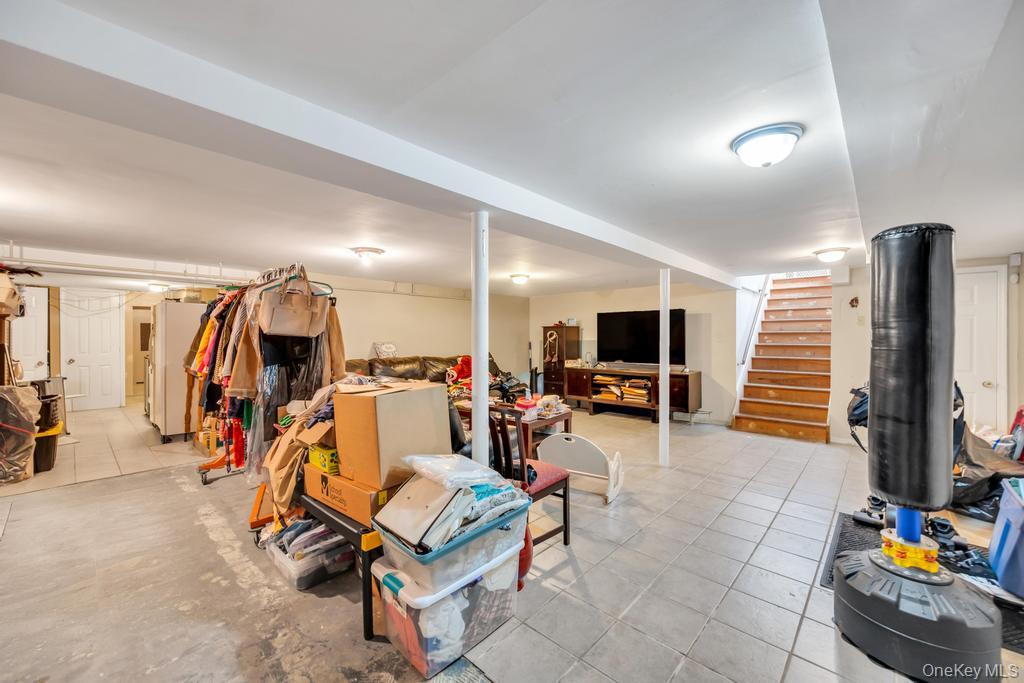 96 Rosedale Road Valley Stream, NY 11581 - Photo 32 of 45