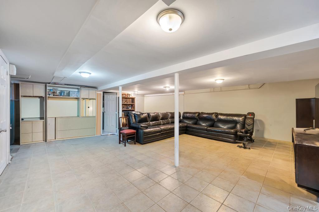 96 Rosedale Road Valley Stream, NY 11581 - Photo 33 of 45