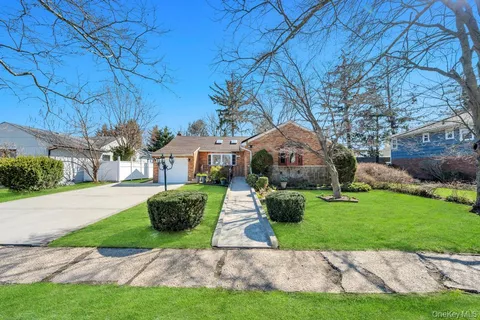 $925,000 | 96 Rosedale Road, Valley Stream, NY 11581